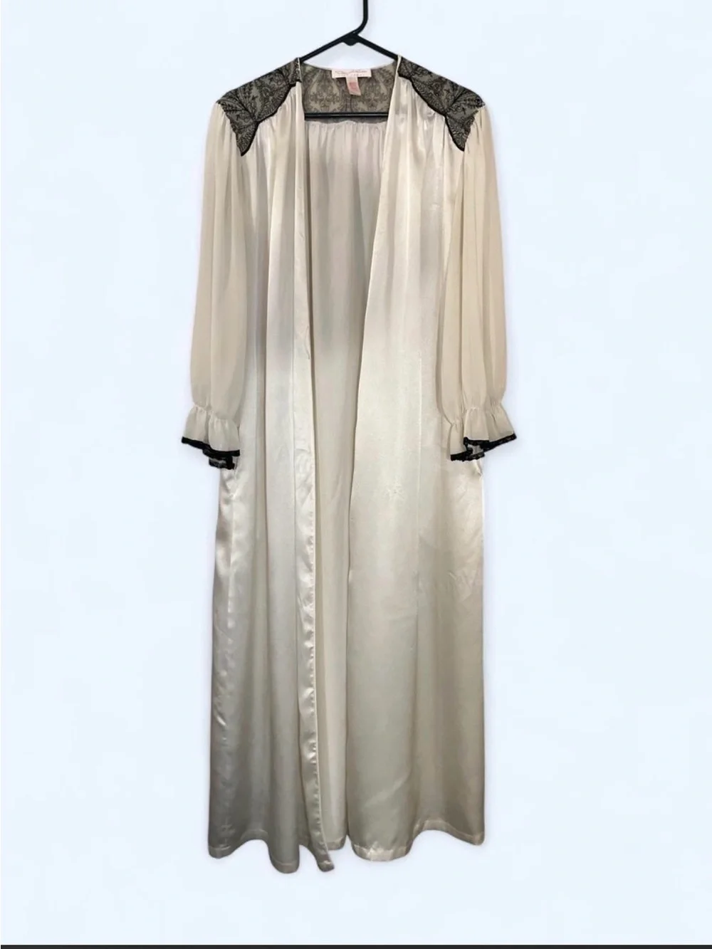 Vintage 1950s Oscar de la Renta Cream Silk Black Lace Robe